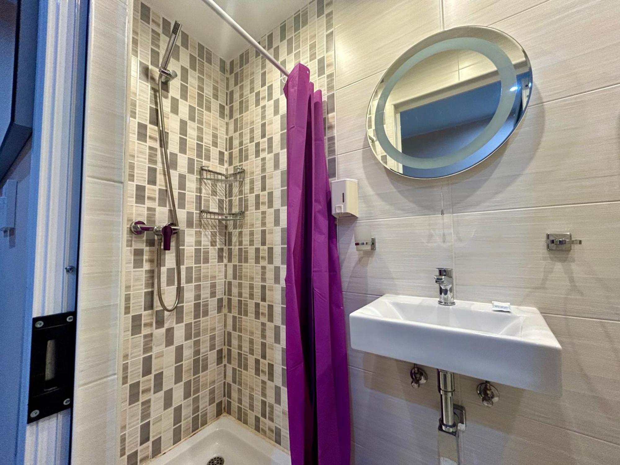 Malta Paradise Central Accomodation Hotel Saint Julian's Bagian luar foto
