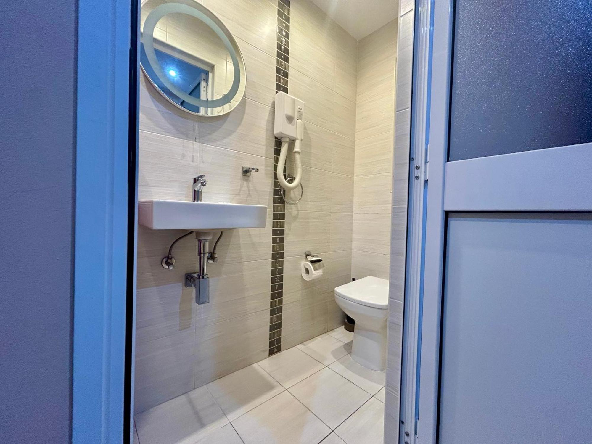 Malta Paradise Central Accomodation Hotel Saint Julian's Bagian luar foto