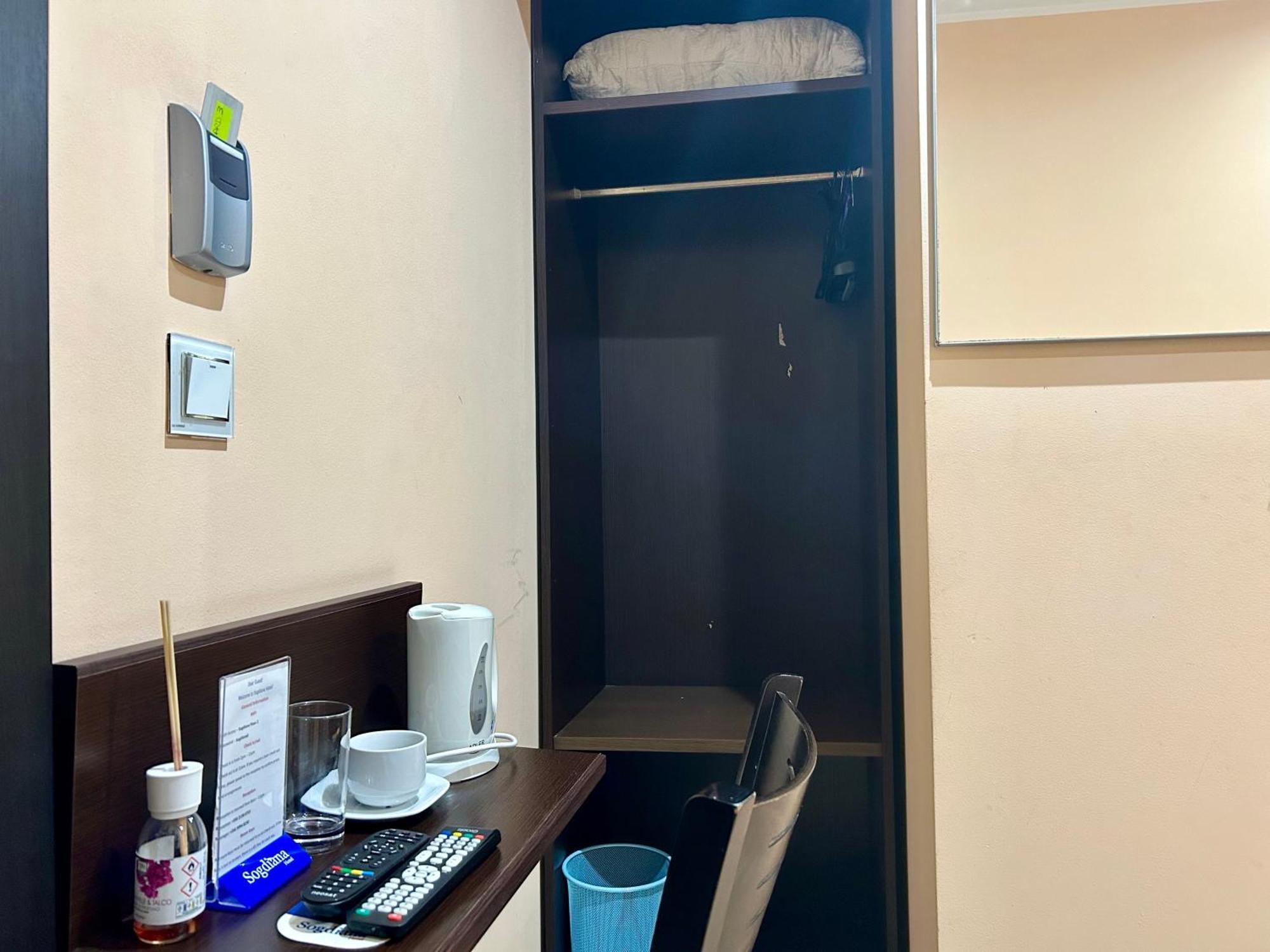 Malta Paradise Central Accomodation Hotel Saint Julian's Bagian luar foto