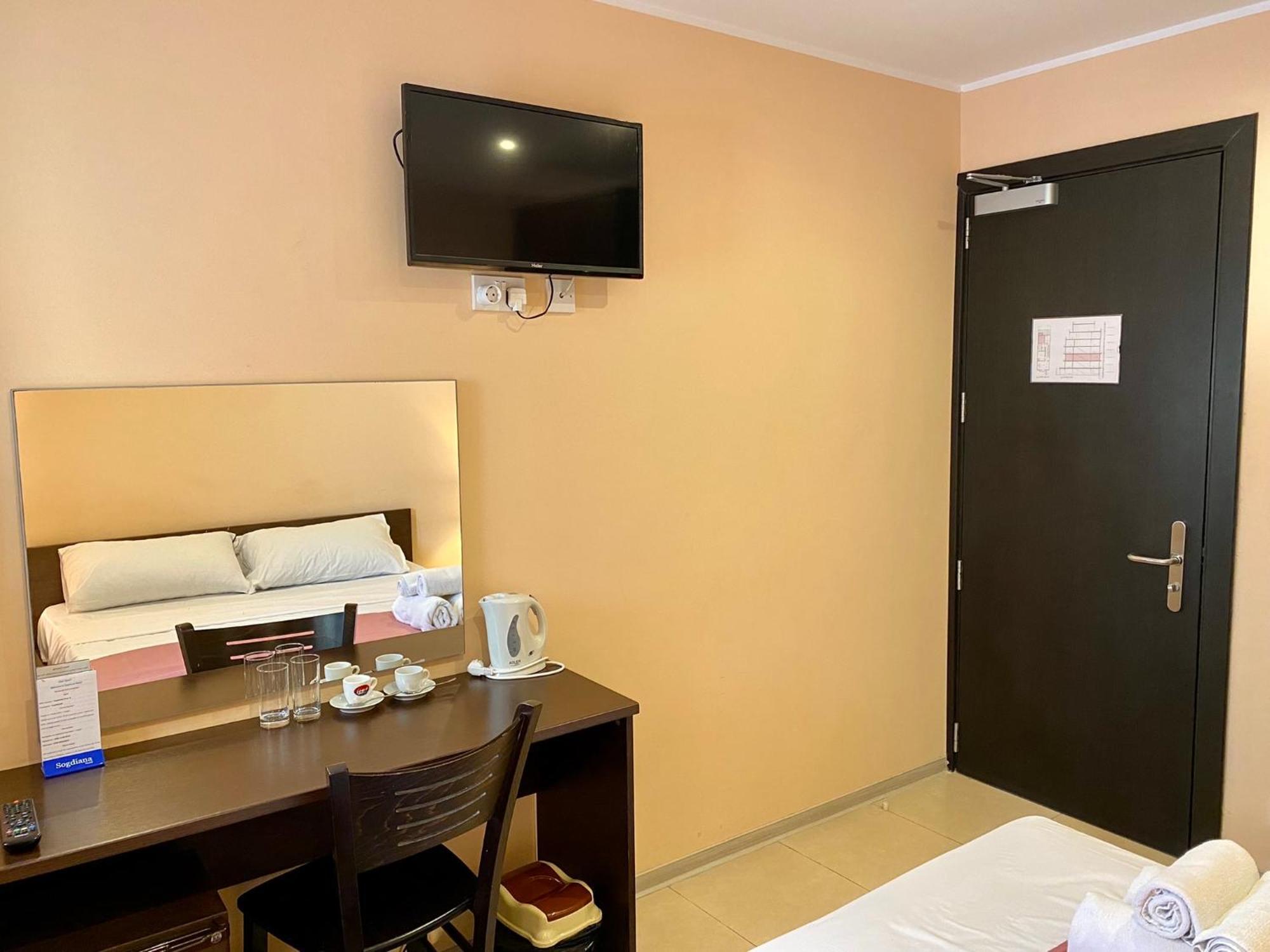 Malta Paradise Central Accomodation Hotel Saint Julian's Bagian luar foto
