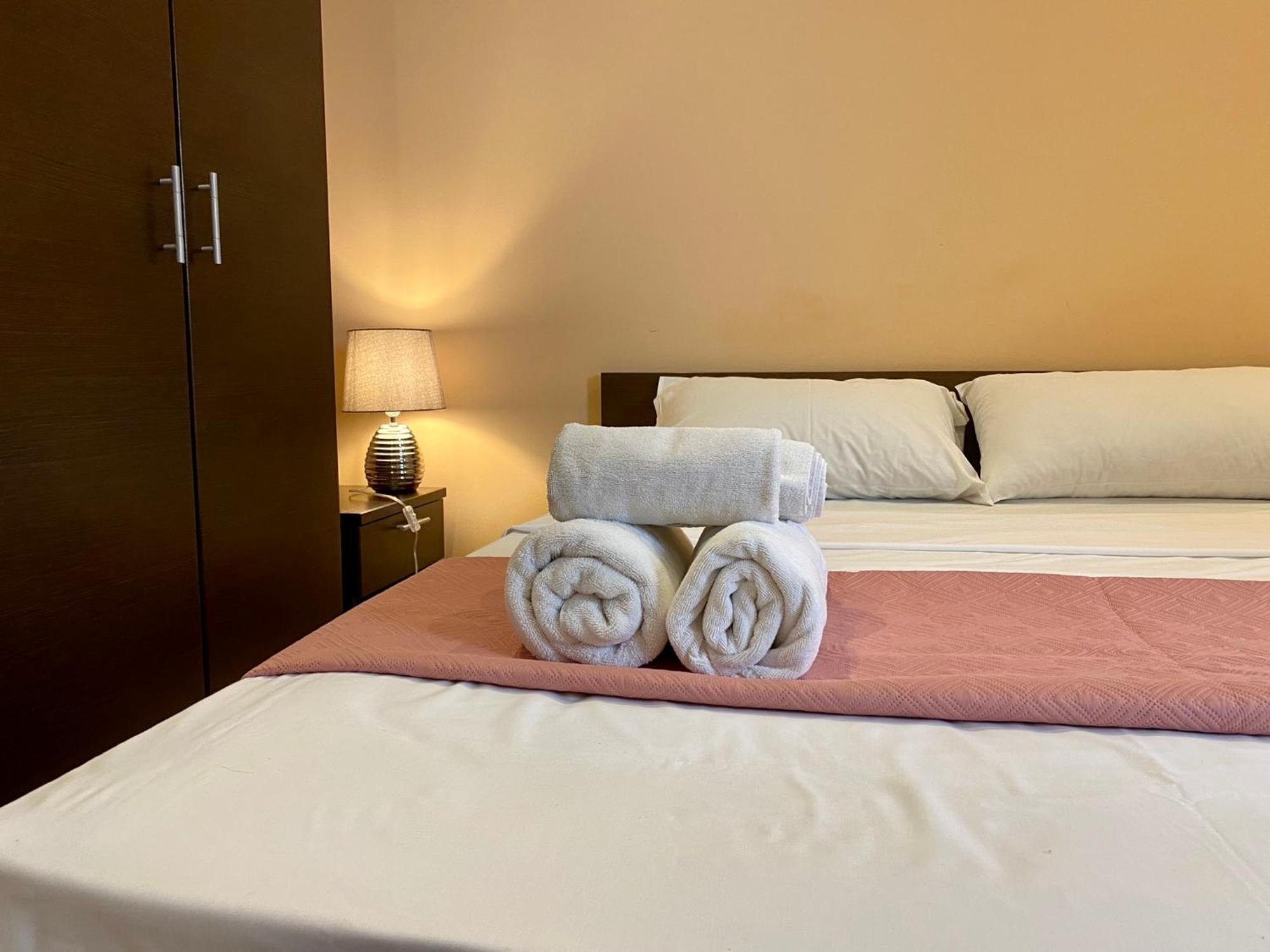 Malta Paradise Central Accomodation Hotel Saint Julian's Bagian luar foto