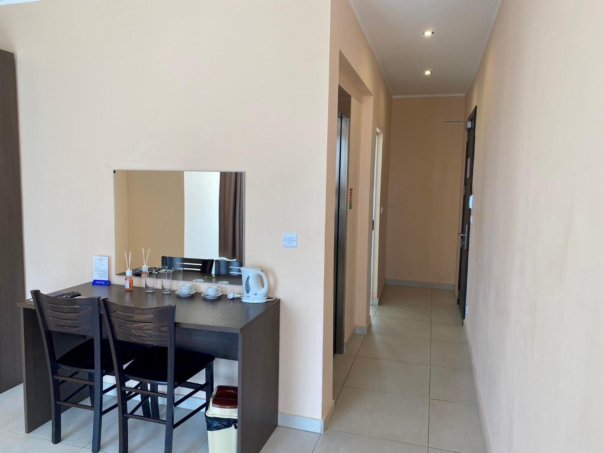 Malta Paradise Central Accomodation Hotel Saint Julian's Bagian luar foto