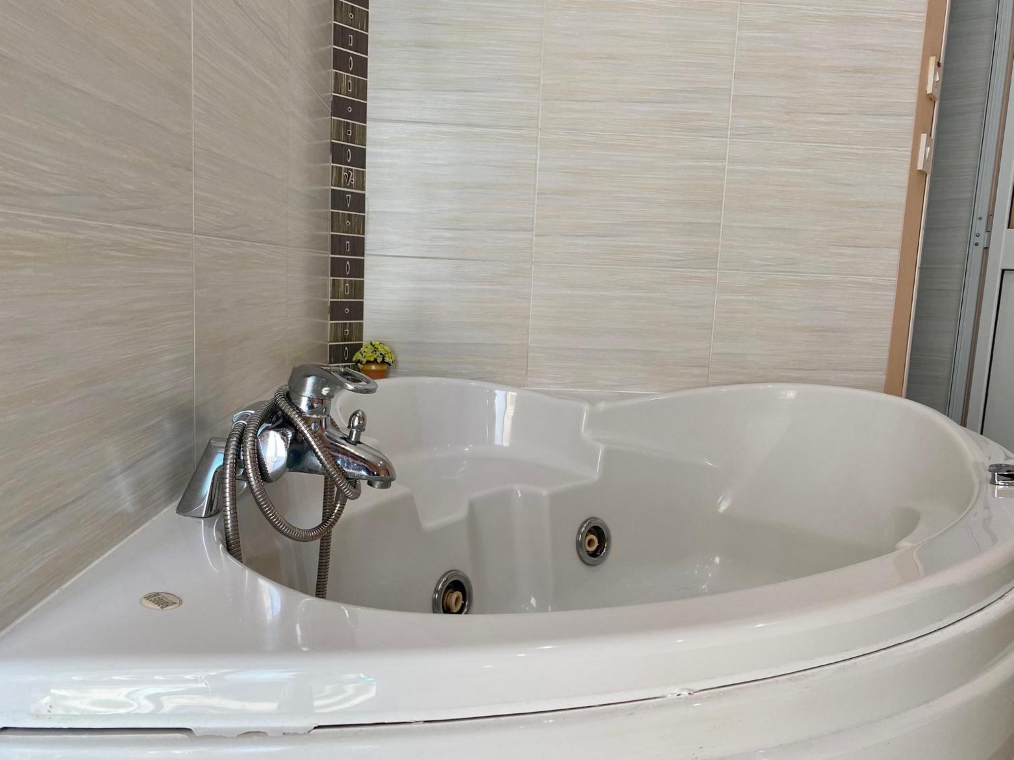 Malta Paradise Central Accomodation Hotel Saint Julian's Bagian luar foto