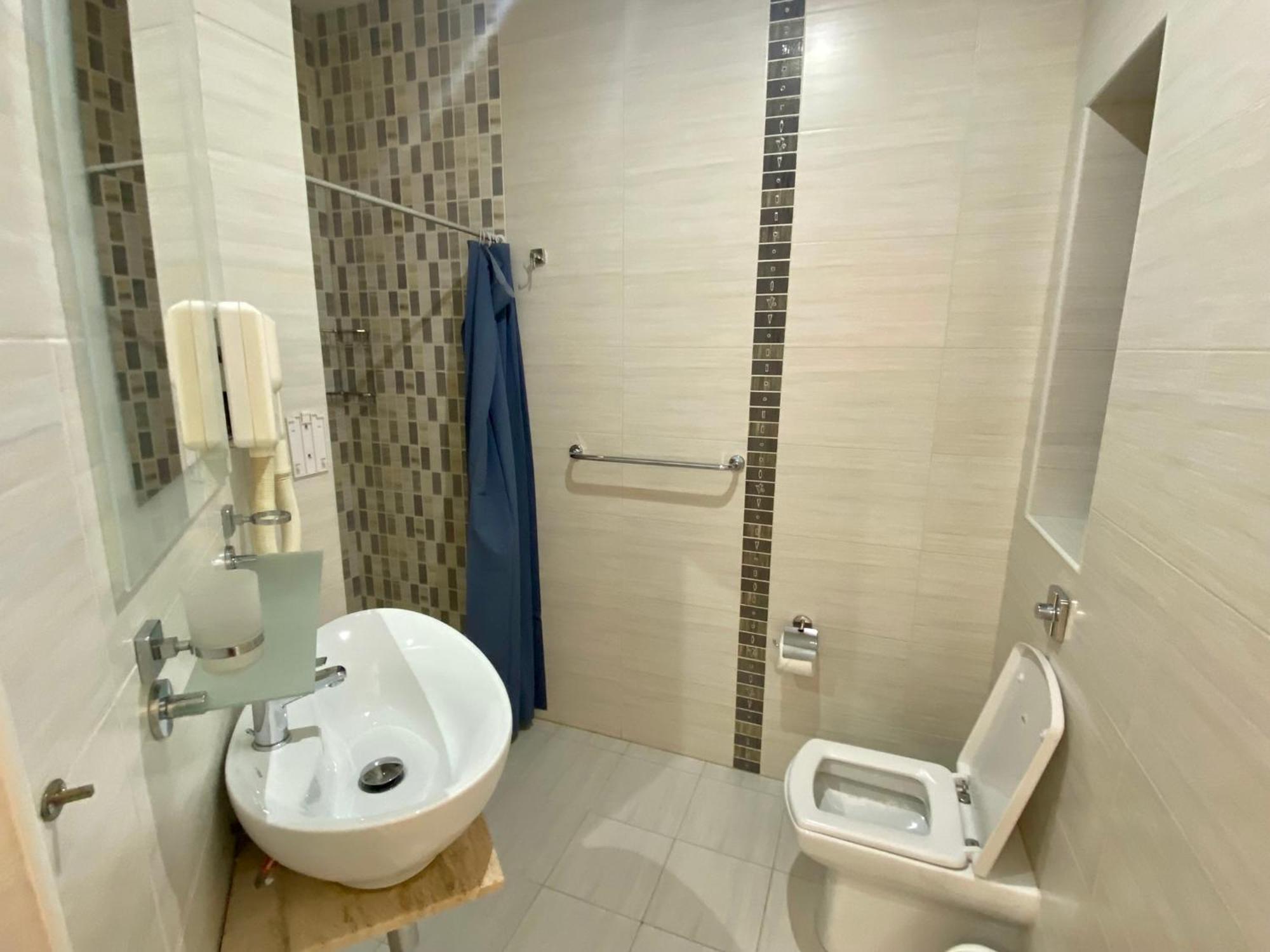 Malta Paradise Central Accomodation Hotel Saint Julian's Bagian luar foto