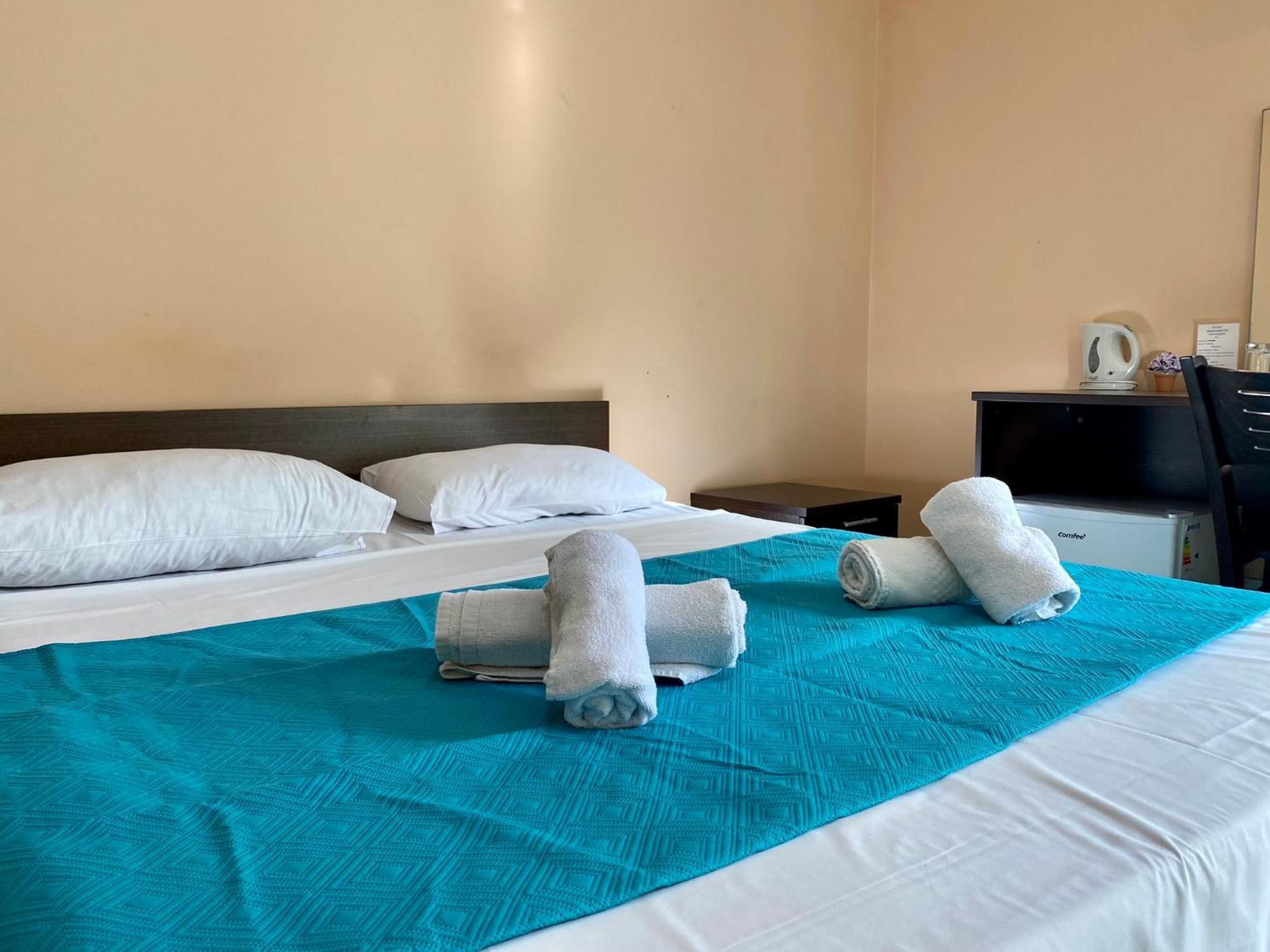 Malta Paradise Central Accomodation Hotel Saint Julian's Bagian luar foto