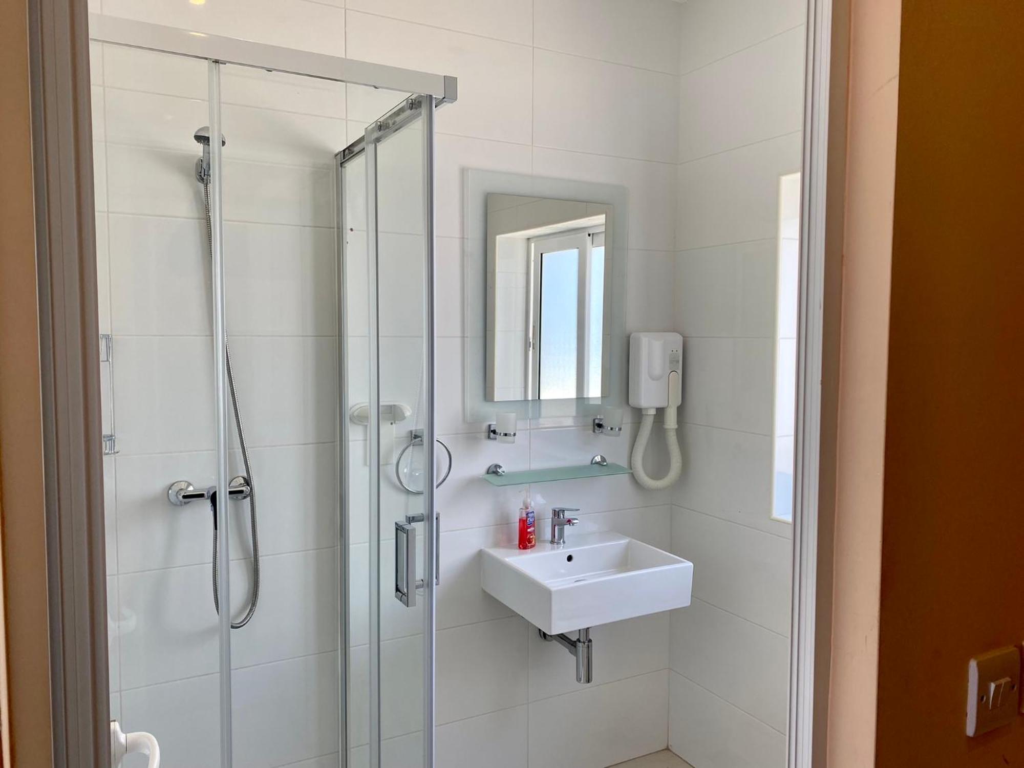 Malta Paradise Central Accomodation Hotel Saint Julian's Bagian luar foto