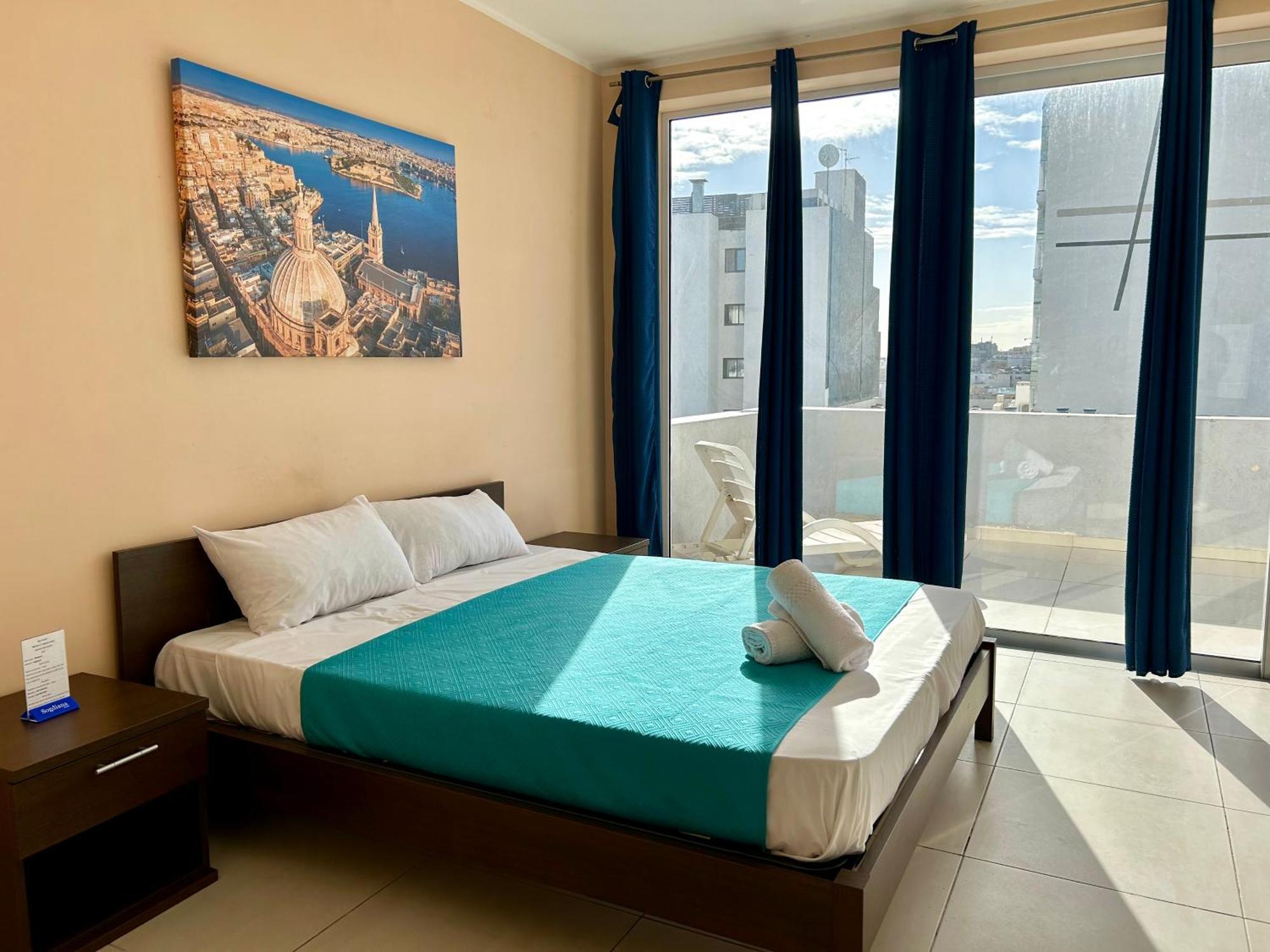 Malta Paradise Central Accomodation Hotel Saint Julian's Bagian luar foto