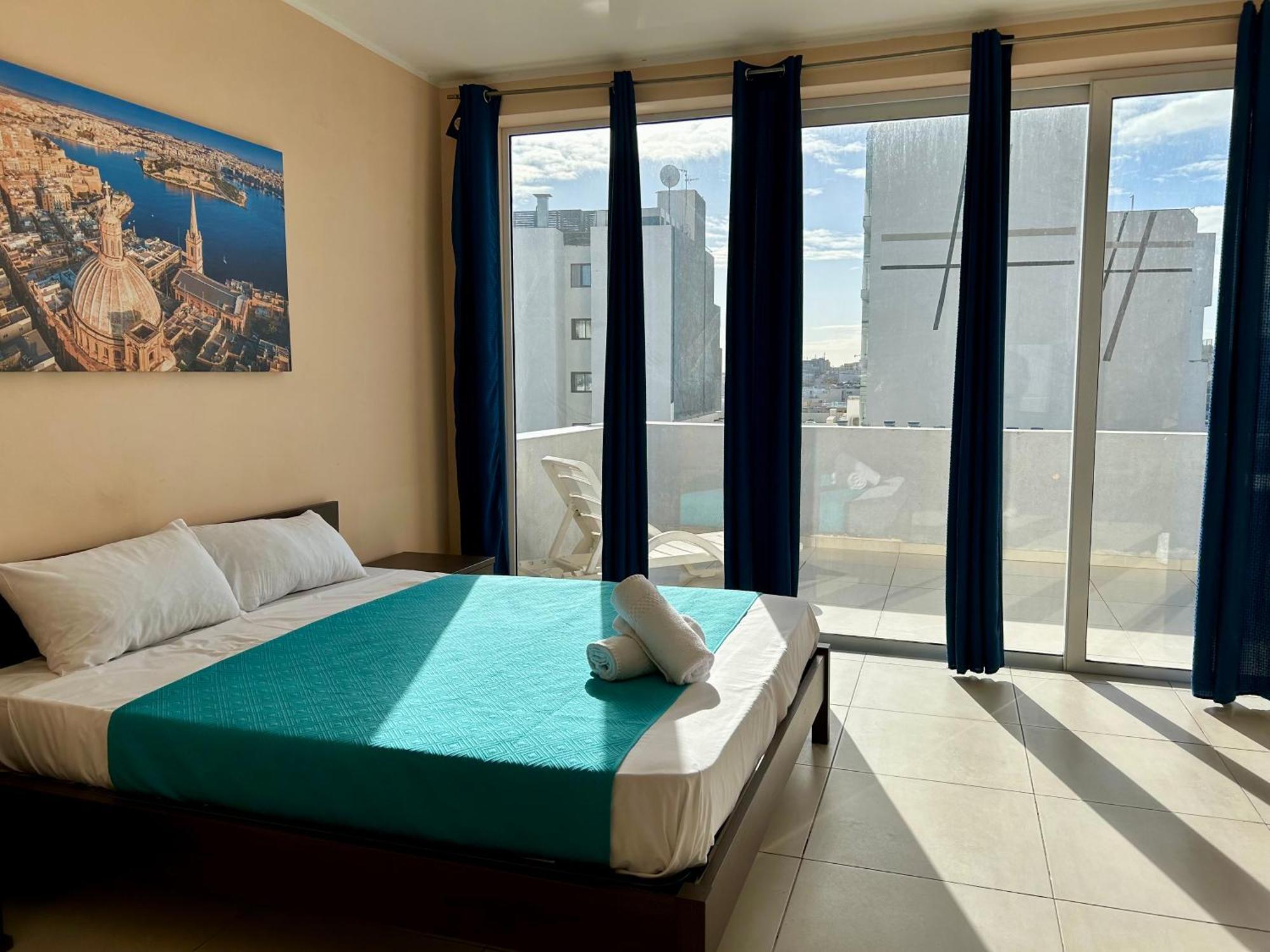 Malta Paradise Central Accomodation Hotel Saint Julian's Bagian luar foto